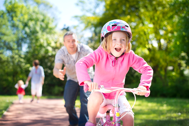 Учим ребенка ездить на велосипеде – инструкция для родителей
