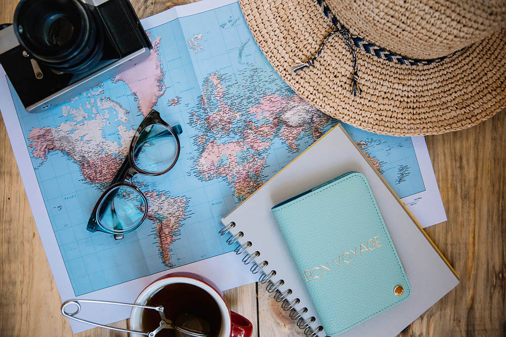 Что взять с собой в путешествие: список необходимых вещей для поездки за границу