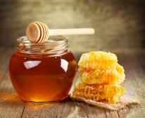 Как правильно выбрать натуральный мед?